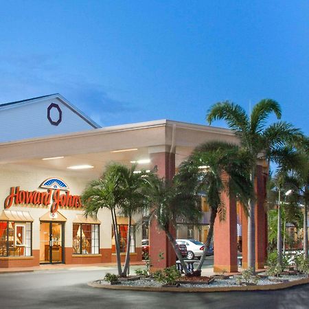 Howard Johnson By Wyndham Ft. Myers Fl Fort Myers Bagian luar foto