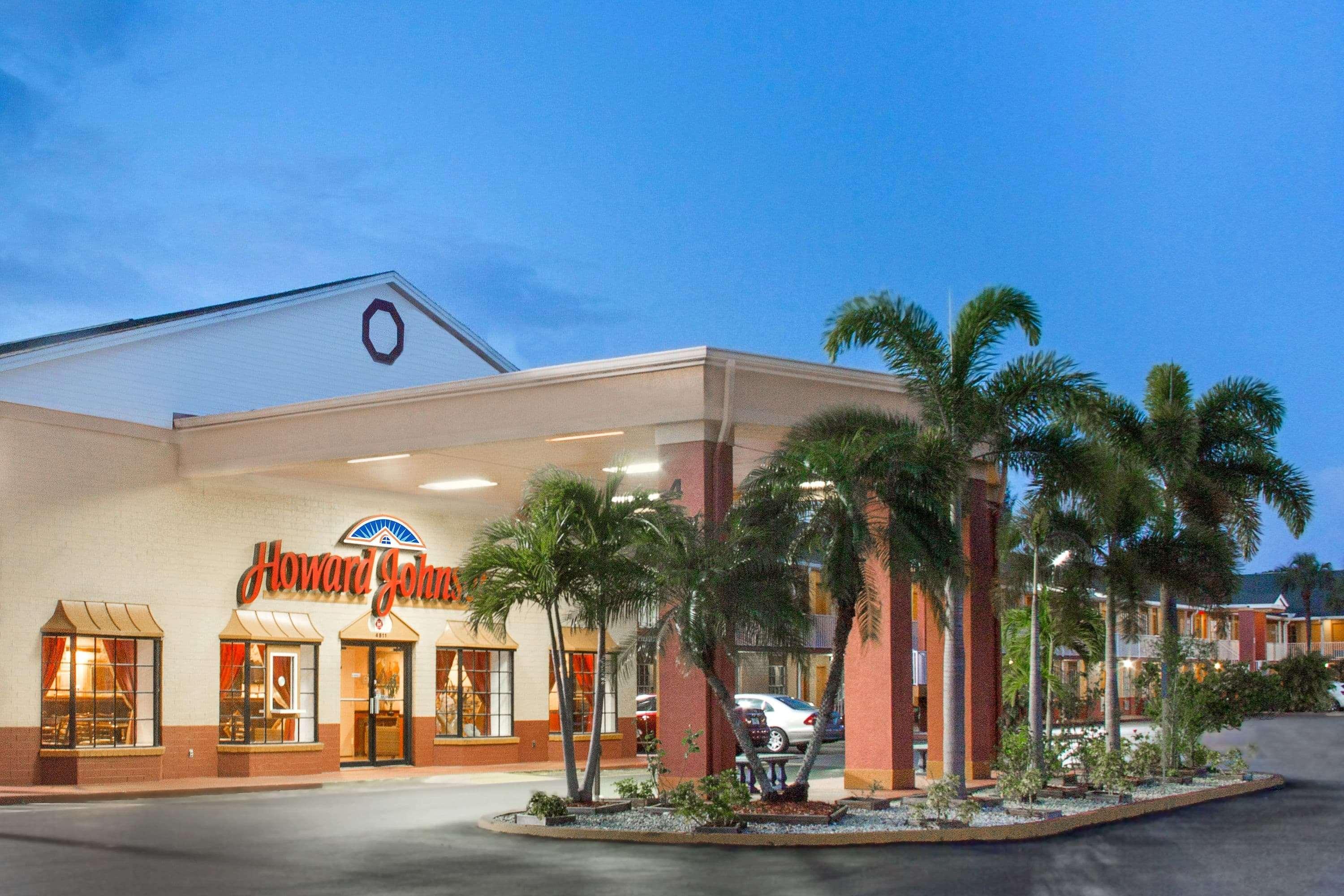 Howard Johnson By Wyndham Ft. Myers Fl Fort Myers Bagian luar foto